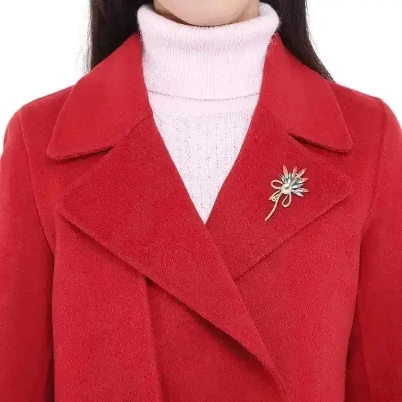 🌟 Electroplated Floral Alloy Brooch - Sophisticated Style for Women 🌟