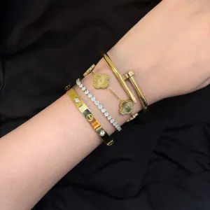 Chic stack