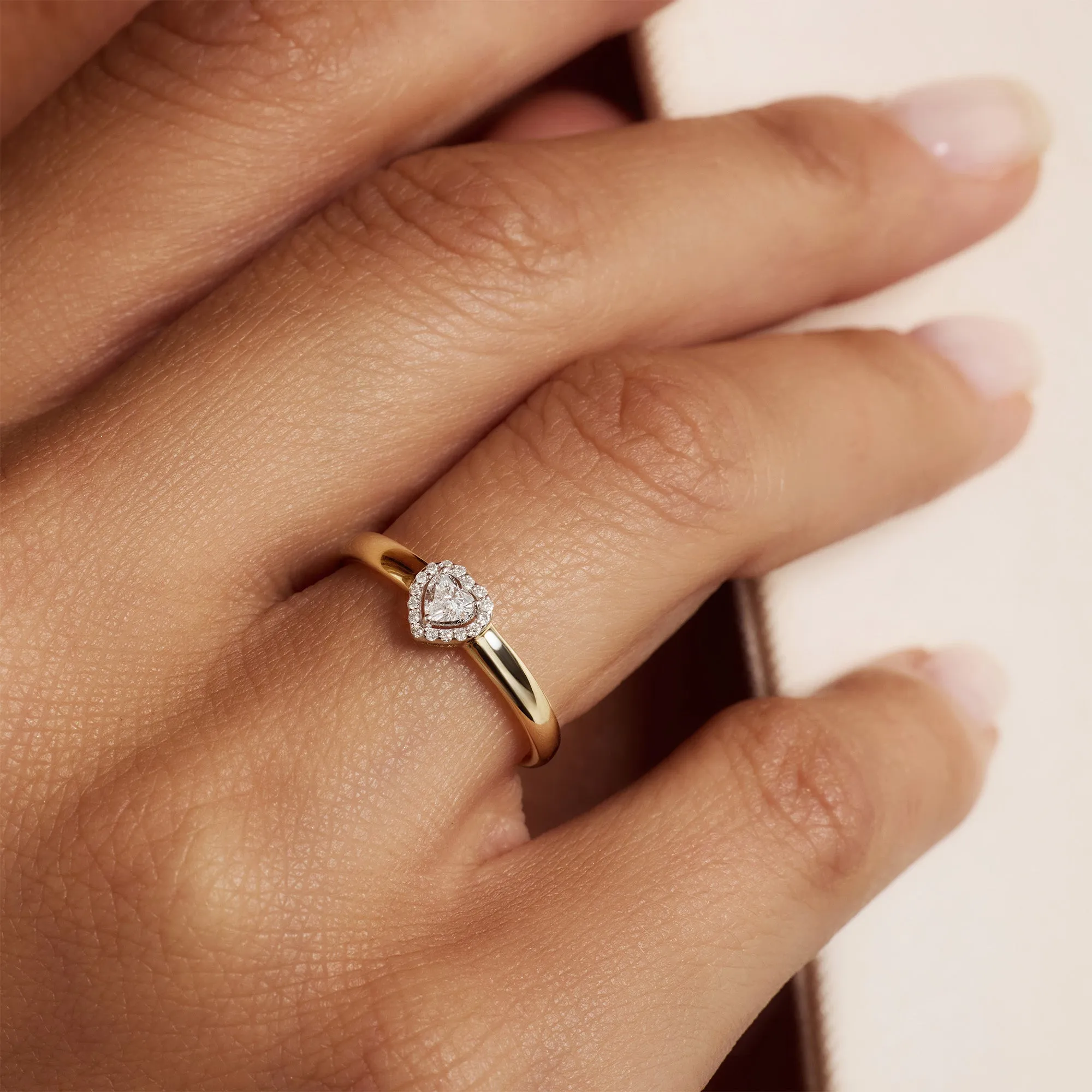 De la Paix Amore  14 karat gold ring with diamond 0.11 carat