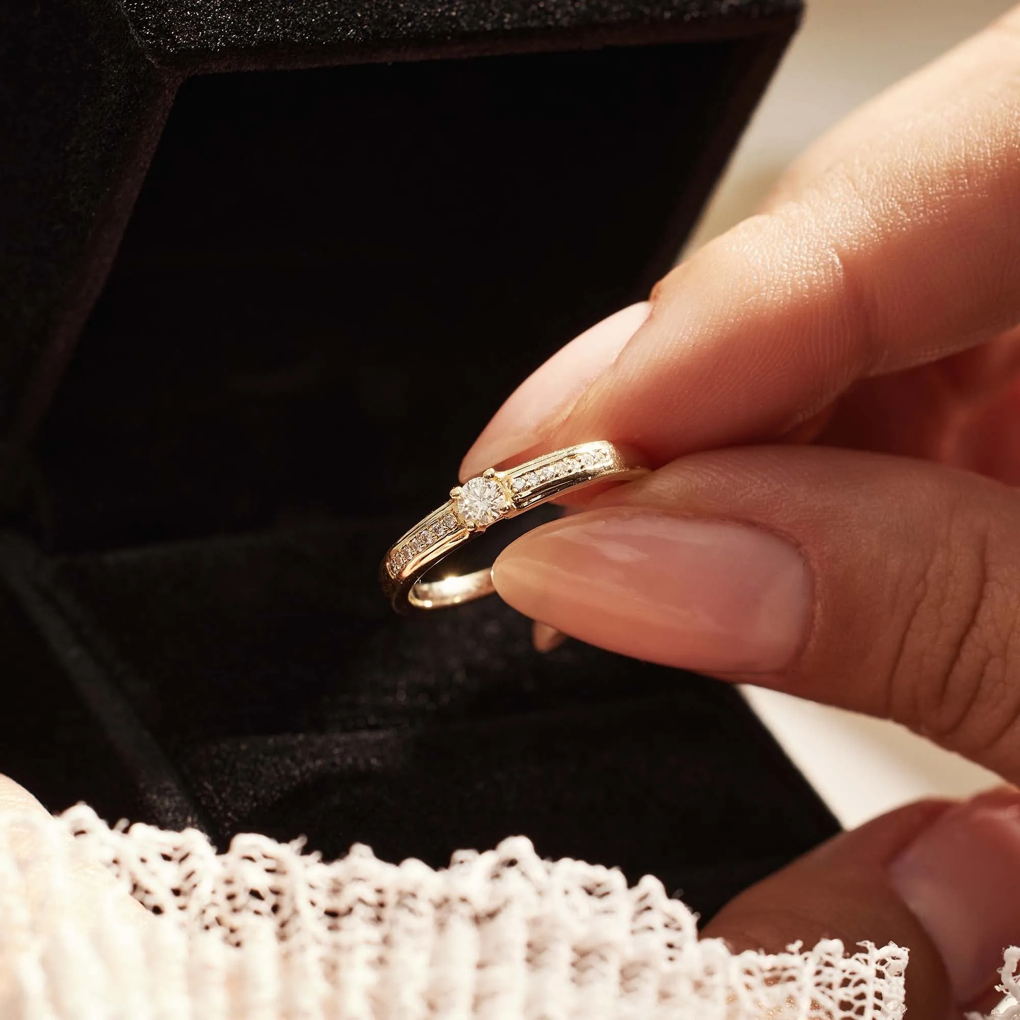 De la Paix Madeline 14 karat gold ring with diamond 0.20 carat