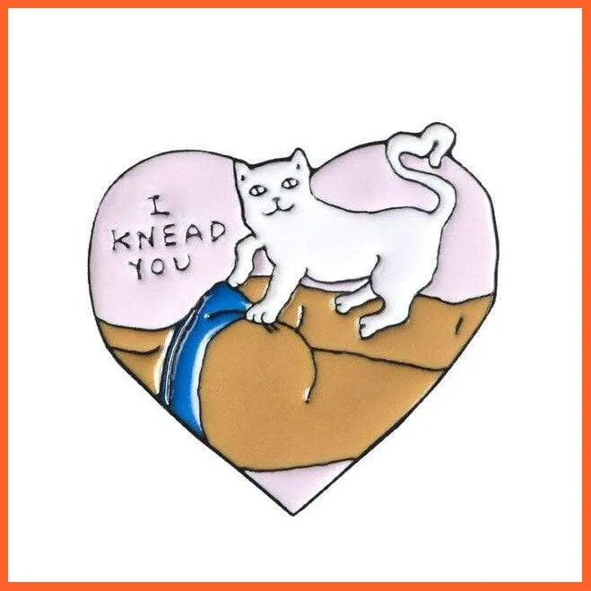 Funny Sphynx Brooch Skateboarding Cat Heart-Shaped Animated Badge Pin For Women