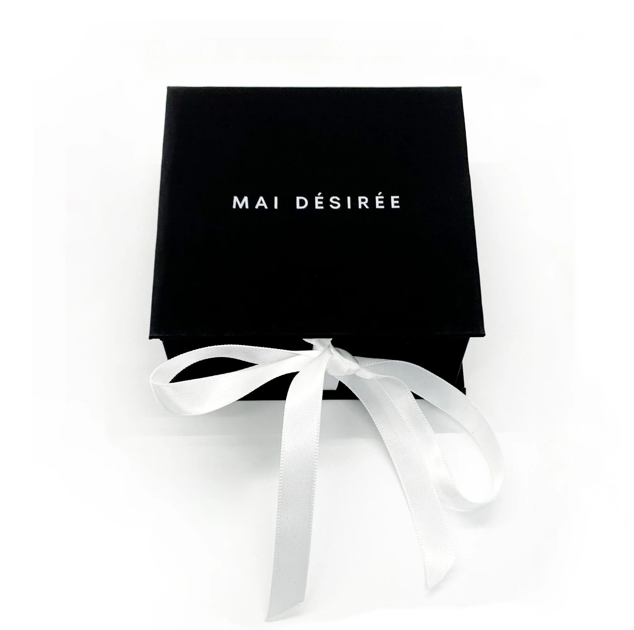 MAMA GOLD DAINTY LETTER NECKLACE