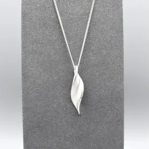 Matt & Shiny Twist | Pendant