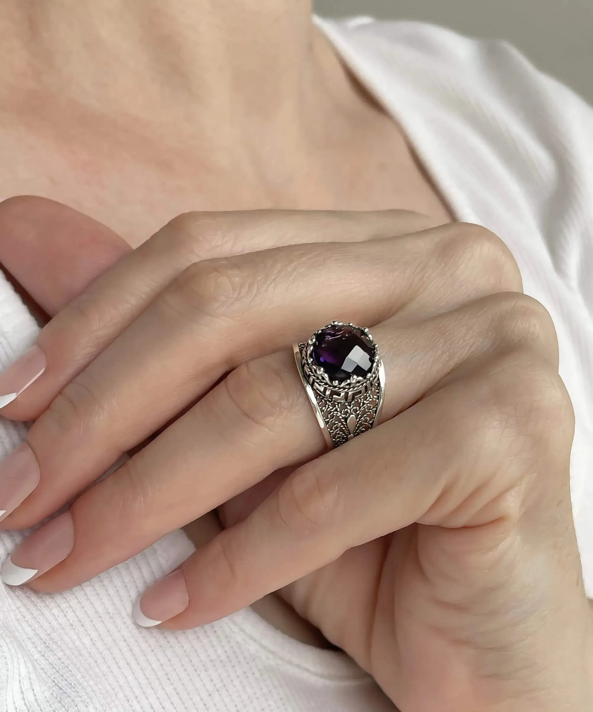 Meander Pattern Filigree Art Amethyst Gemstone Women Silver Cocktail Ring