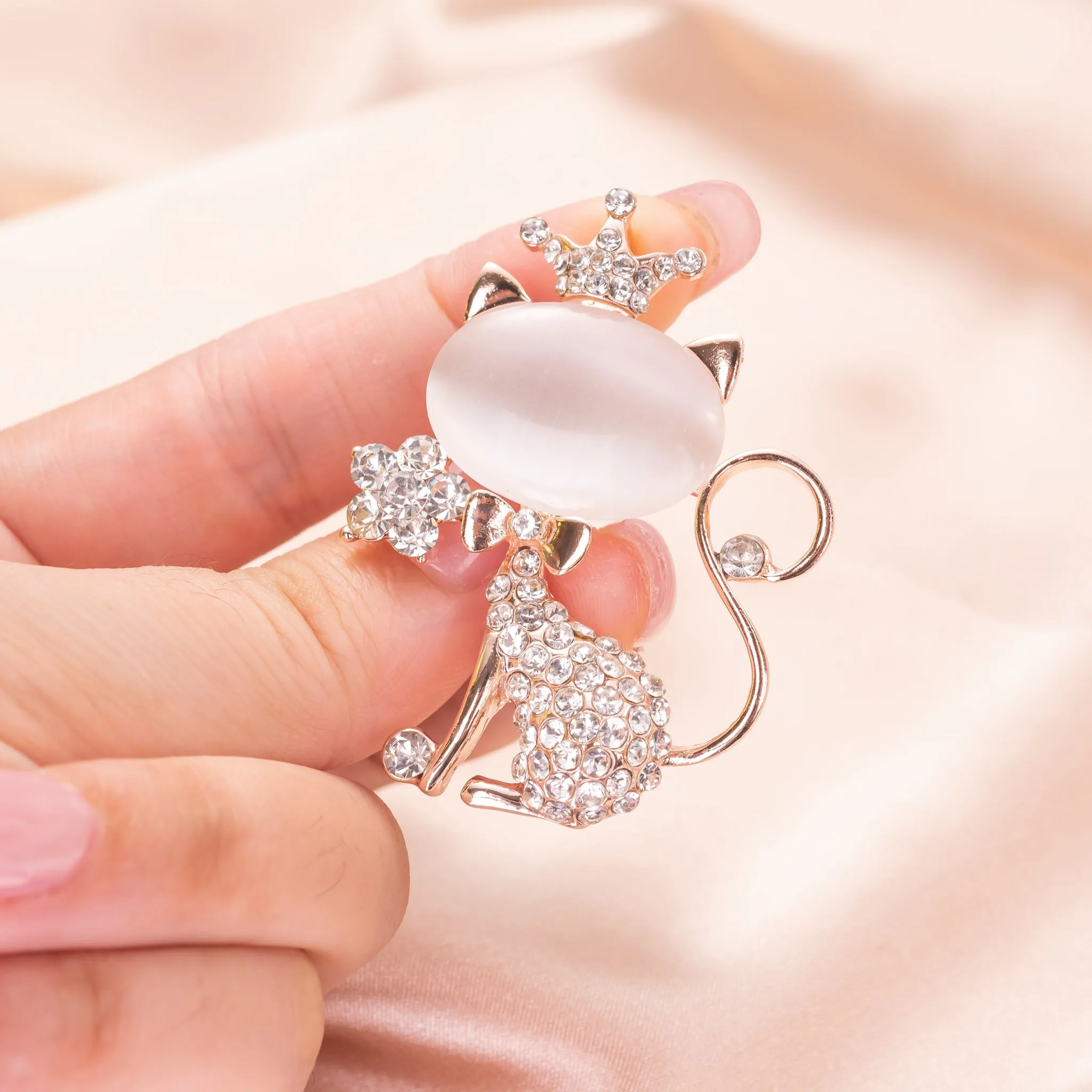 Queen Cat Brooch Pin Jewelry and Pendant Necklace