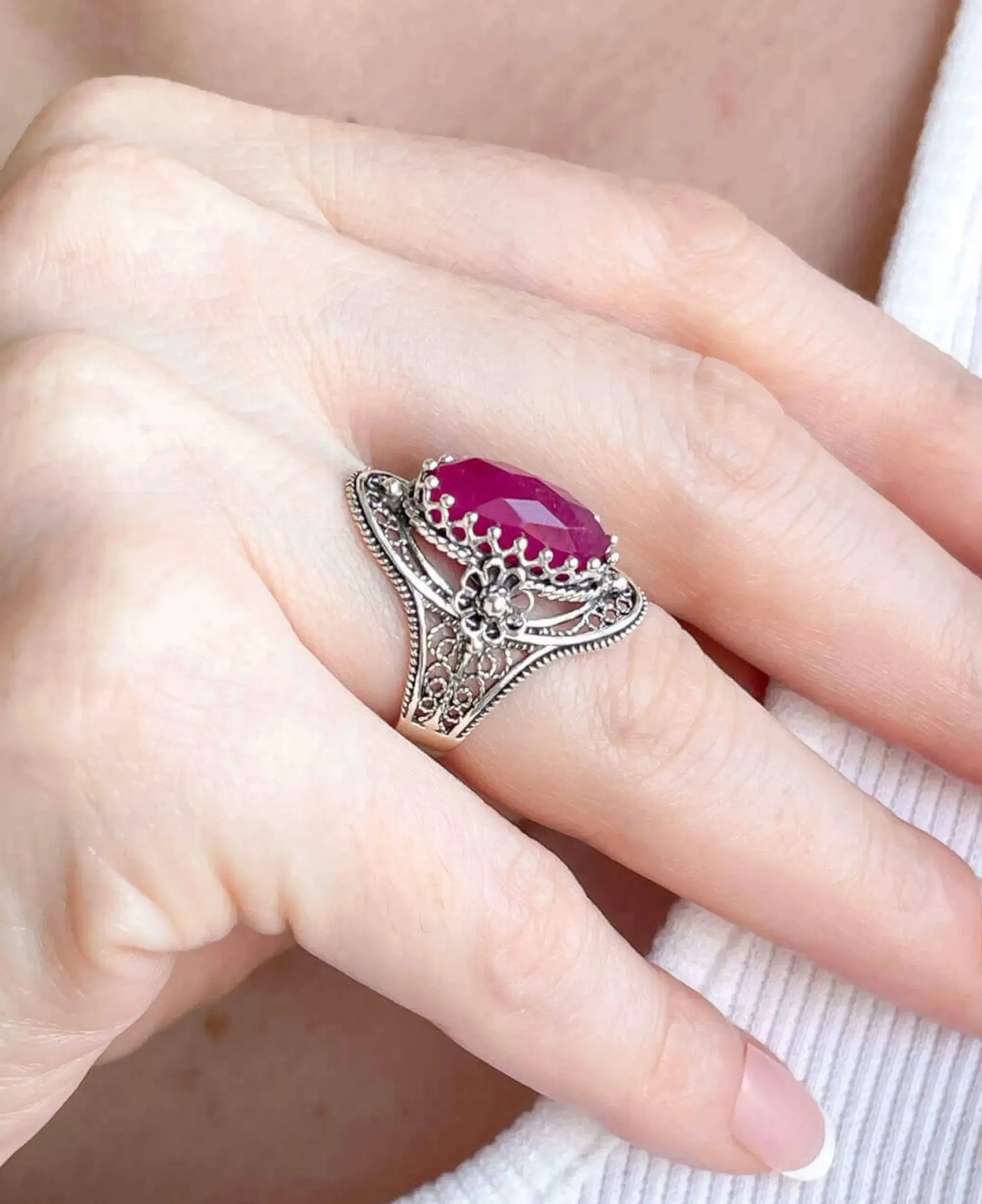 Ruby Corundum Gemstone Sterling Silver Women Statement Ring with Daisy Figures
