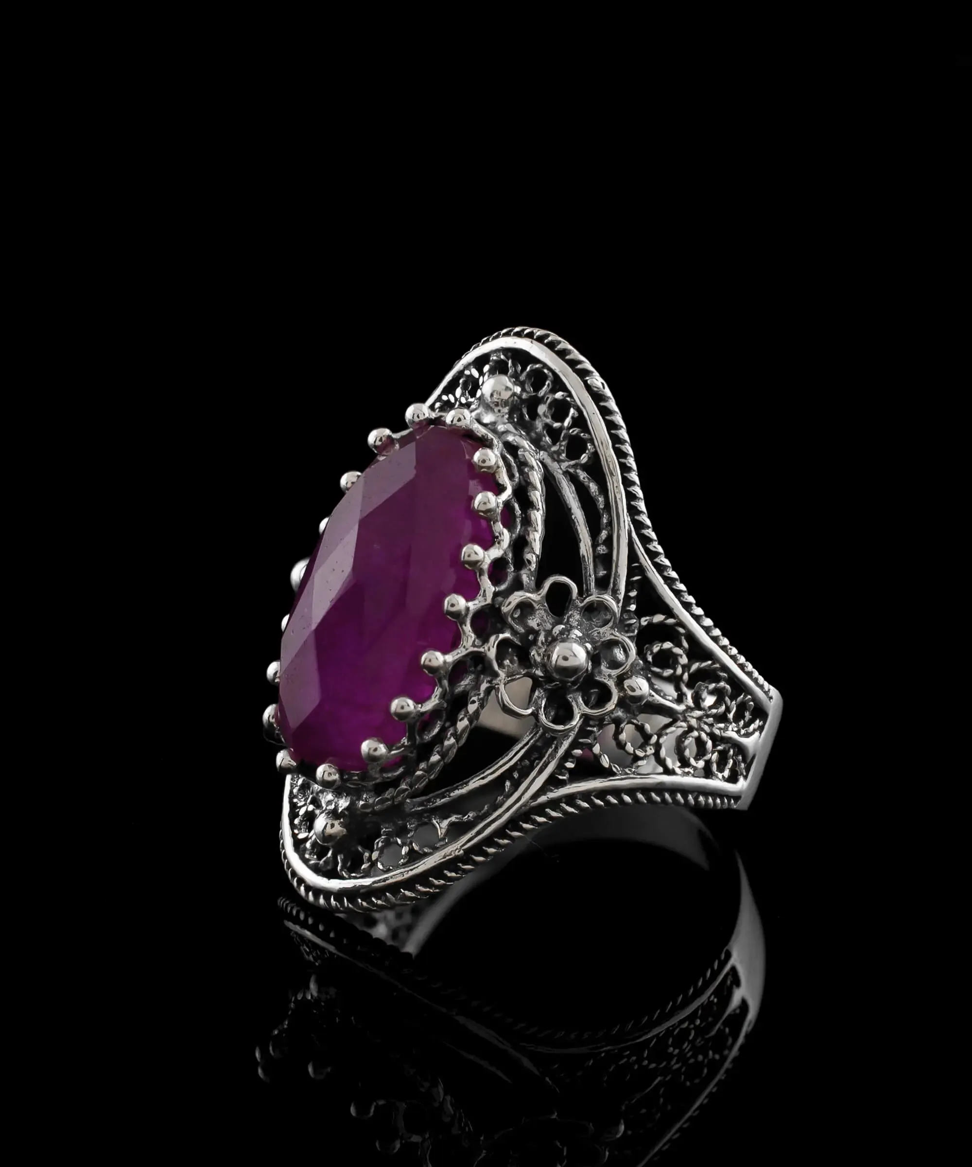 Ruby Corundum Gemstone Sterling Silver Women Statement Ring with Daisy Figures