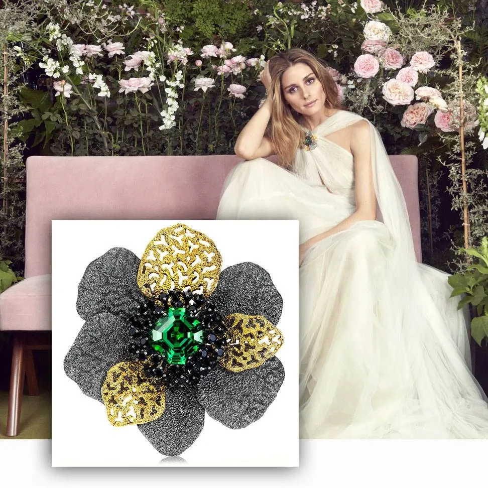 Silver Coronaria Brooch/Pendant with Green Crystal