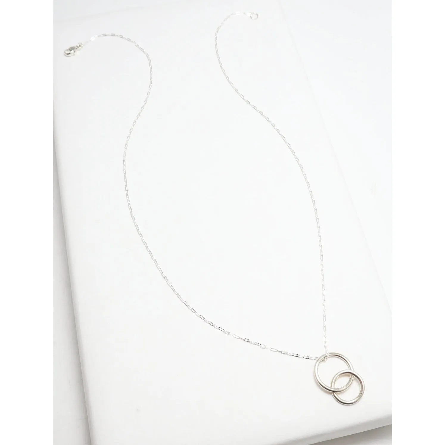 Unity Vertical Linked Circle Silver Necklace