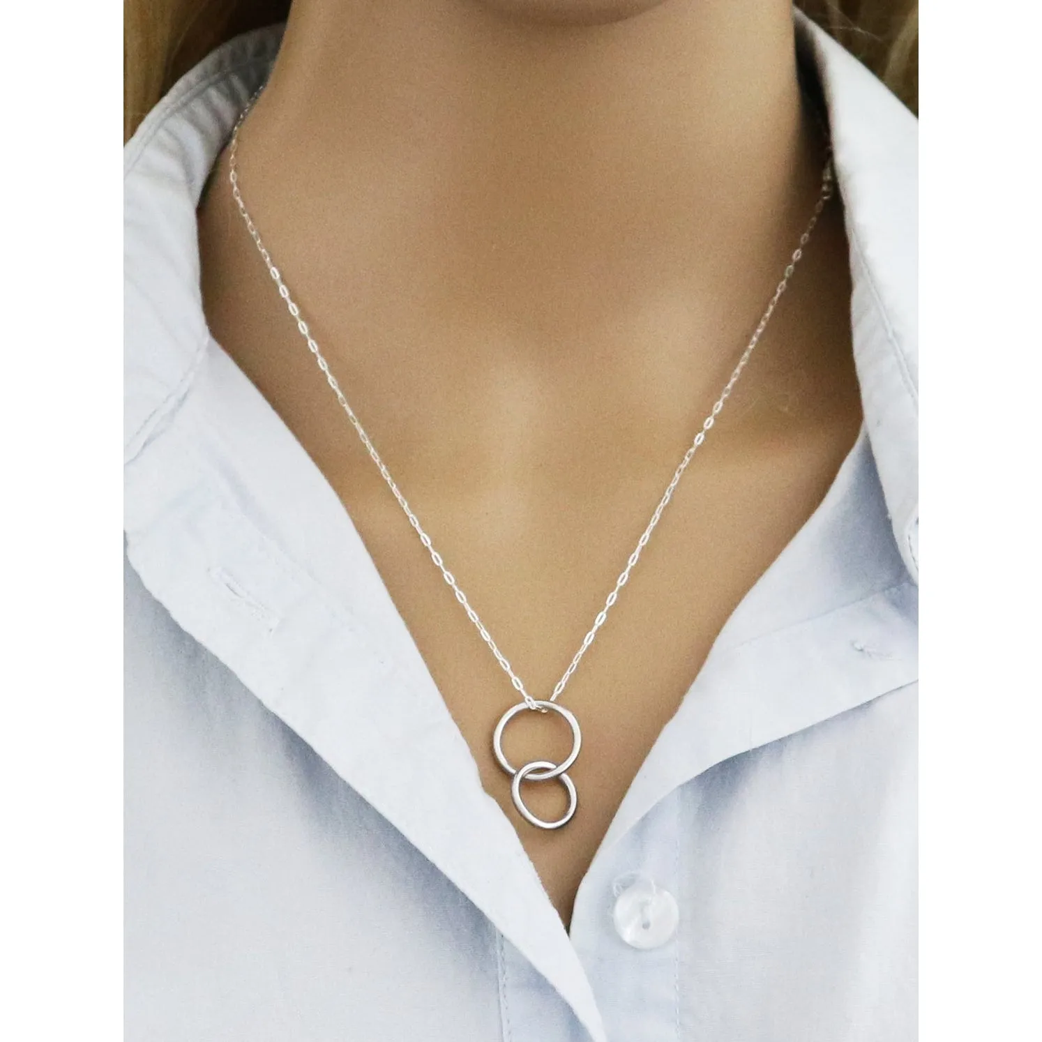 Unity Vertical Linked Circle Silver Necklace