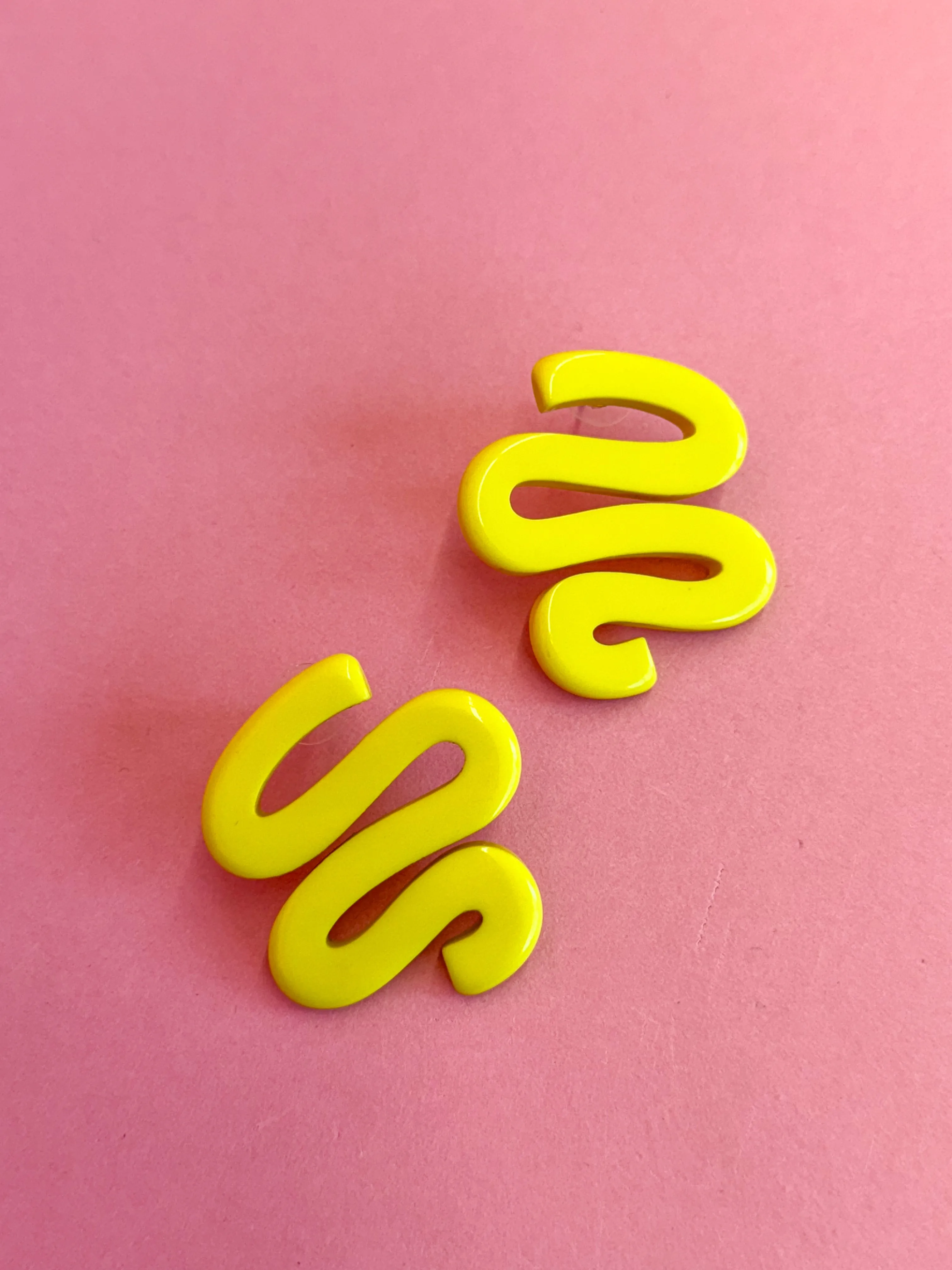 Vibrant Vibes Earrings - Lime